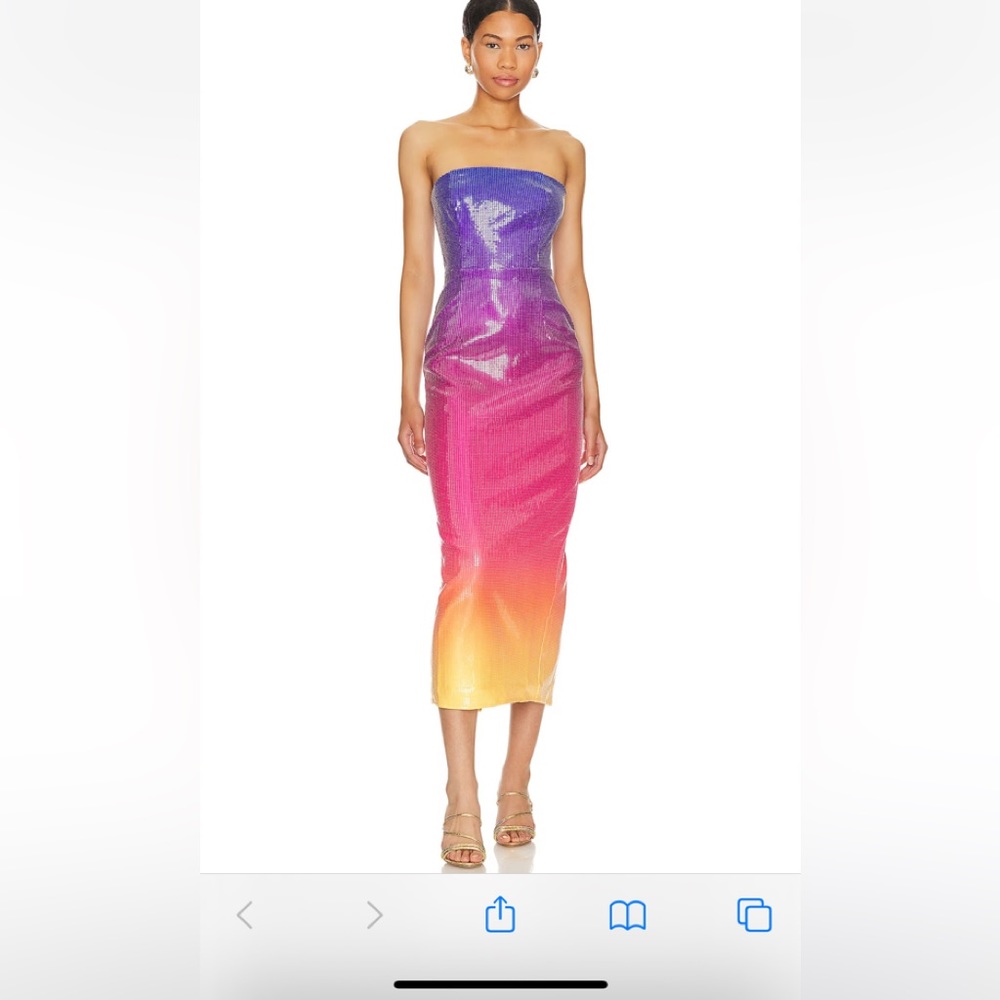 Gorgeous cocktail dress. I am 120 pounds and wear size XS-S and the XS fit me.